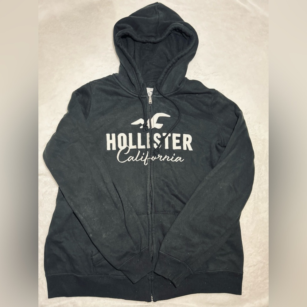 Hollister women’s Black Hoodie Sweater
